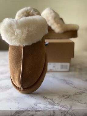 UGG Disquette Slippers Chestnut Women’s Size 8 – Brand New